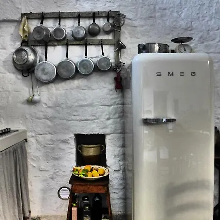 펜션 Masseria Serafino Open Space Aladino 오스투니